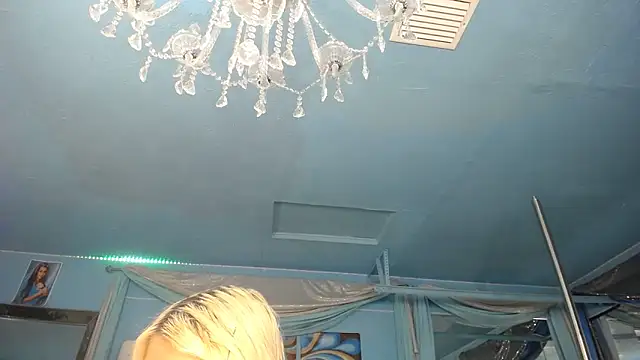 XXX chat uživo modela ADRIANNA_FOX