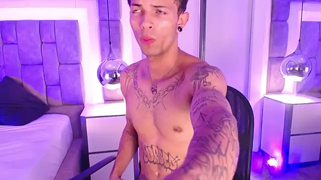 EnzoHunters' Live XXX Chat