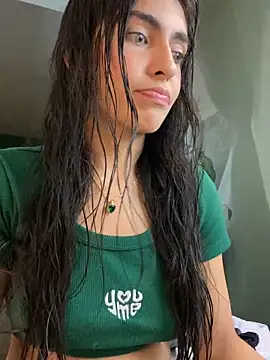 DaphneUwu's Webcam Show