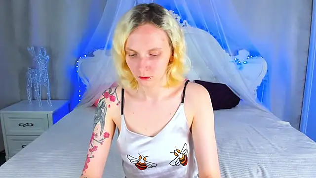 LikiLips' Live XXX Chat