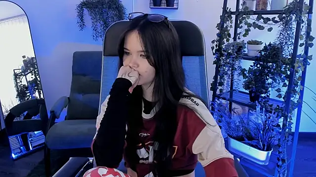 Elainebeness Chat XXX in diretta