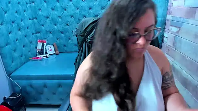 XXX chat uživo modela Sarah_Boobs_