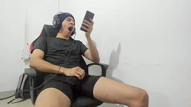 MAPLOZOX04 webcam show