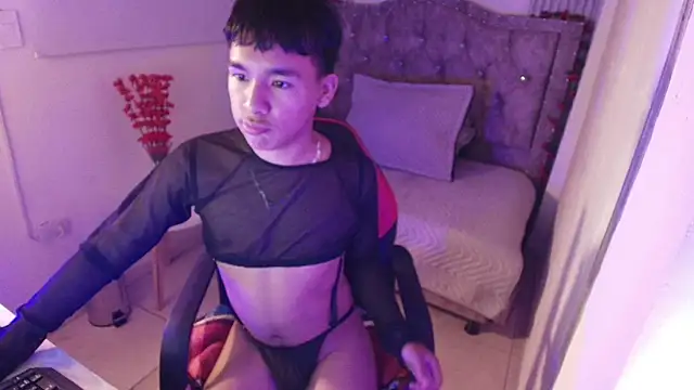noa_hot69 Adlı Modelin Canlı XXX Sohbeti