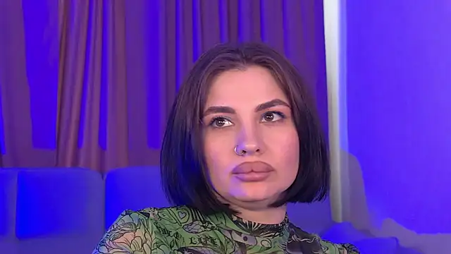 แชท XXX สดของ AdrianaToress