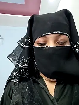 Noorkhatoon élő XXX-chatje
