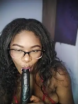 Roonie_garces' Live XXX Chat