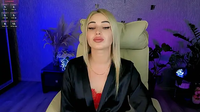 NikkiiStill's Live XXX Chat