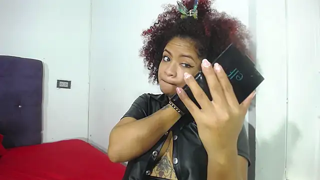 Squirter_pussybomb Live XXX-Chat