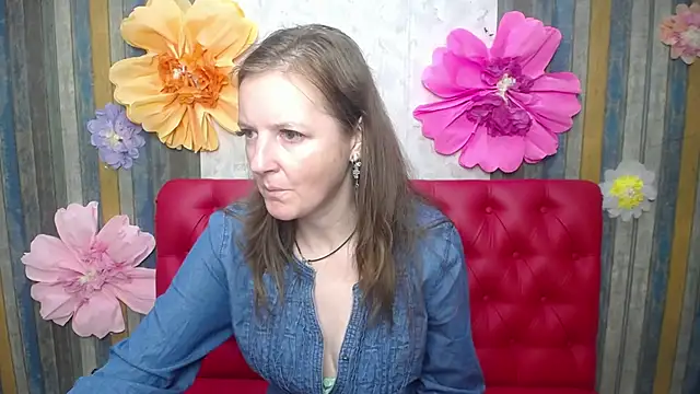 MeganPirs: онлайн-секс-чат