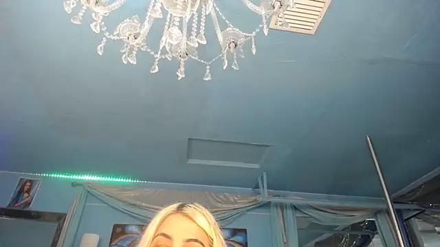 Chat XXX ao vivo de ADRIANNA_FOX