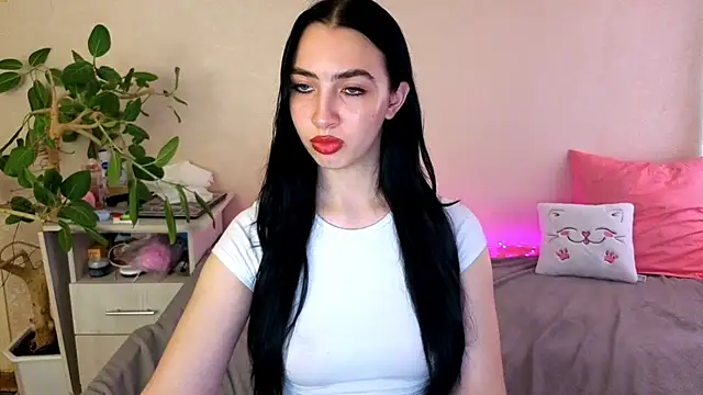WildKittenX_ élő XXX-chatje