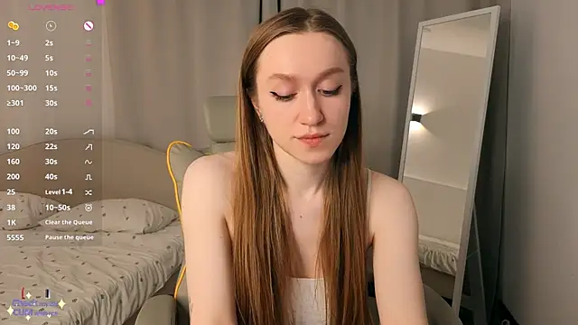 mowalova's Live XXX Chat