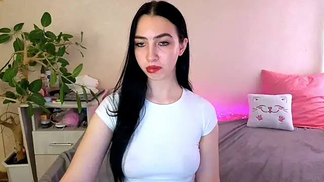 WildKittenX_ Adlı Modelin Canlı XXX Sohbeti