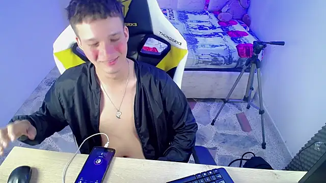 Pokazy przed kamerką – El_rubioo_