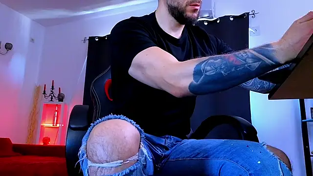 MightyAaron66 élő XXX-chatje