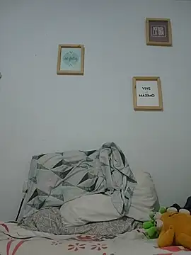 LoreinnFox Chat XXX live