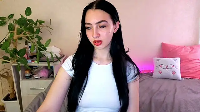WildKittenX_ élő XXX-chatje
