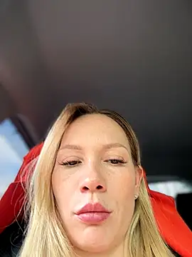 LavenderHot Adlı Modelin Canlı XXX Sohbeti