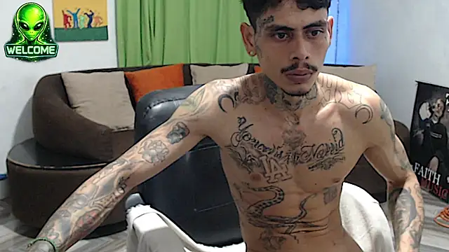 alpha_zom – webcam-show