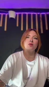 izyzys_baker's Live XXX Chat