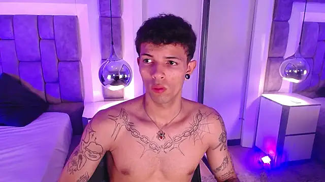 EnzoHunters Live XXX-Chat