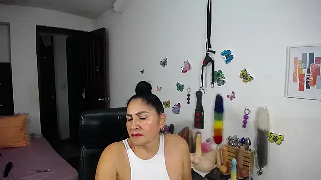 mature_bigboobs10 Adlı Modelin Canlı XXX Sohbeti