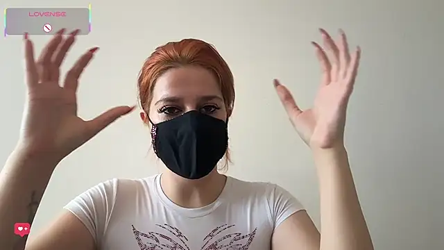 Pearlydoll élő XXX-chatje