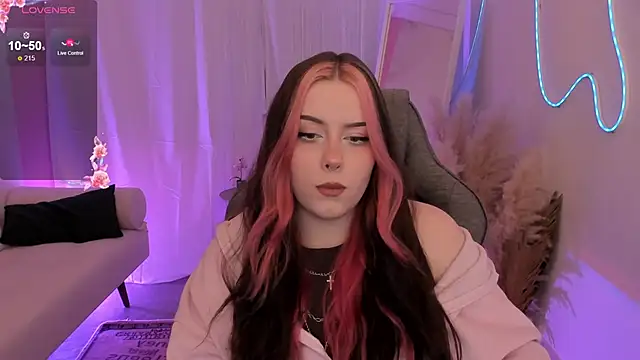 CoraMiel Adlı Modelin Canlı XXX Sohbeti