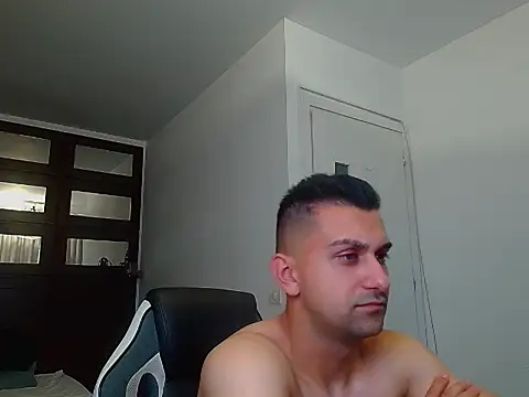 Show modela BryceReign na web-kameri