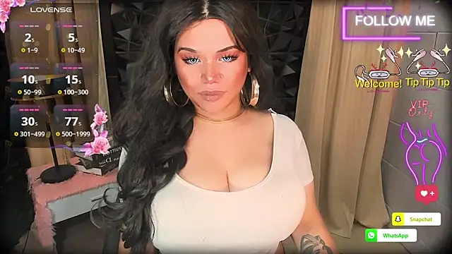 Show modela xHugeHarleySelfsuckerx na web-kameri