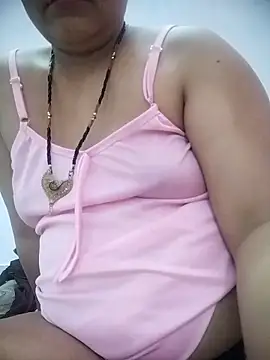 nikkyguddi Chat XXX in diretta
