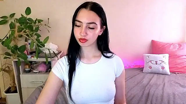 WildKittenX_ Adlı Modelin Canlı XXX Sohbeti