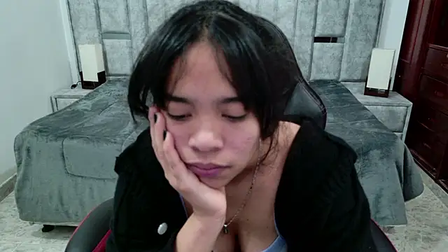Živý XXX chat laureentt_