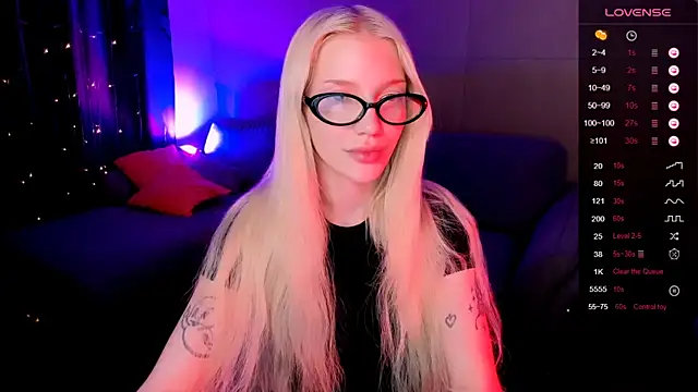AnyaTaylor_ Chat XXX in diretta