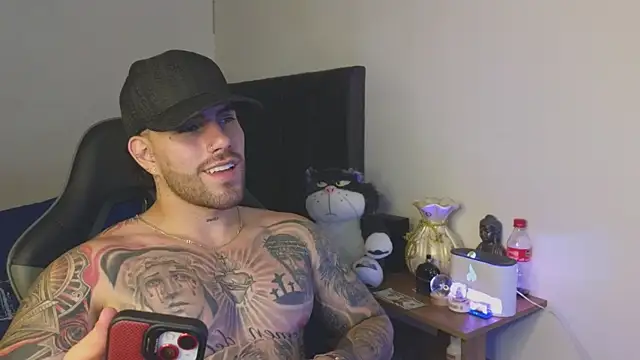Czat XXX na żywo – Ades_Lowe
