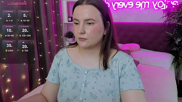 FeralPeach live XXX chat