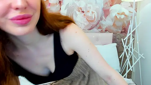 MonaRicci's Live XXX Chat