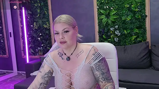 Issa_Jo 网络视讯表演