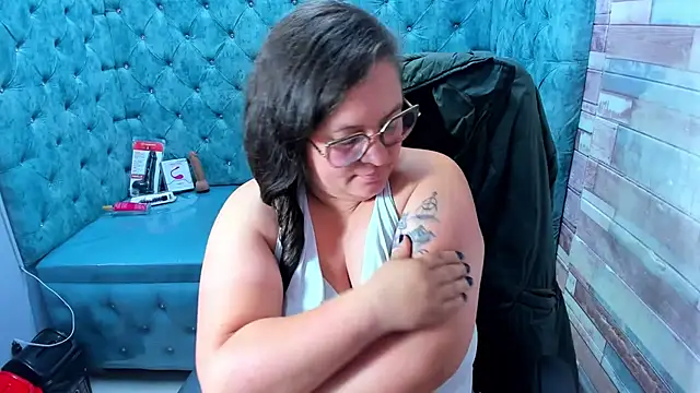 Sarah_Boobs_'s Live XXX Chat