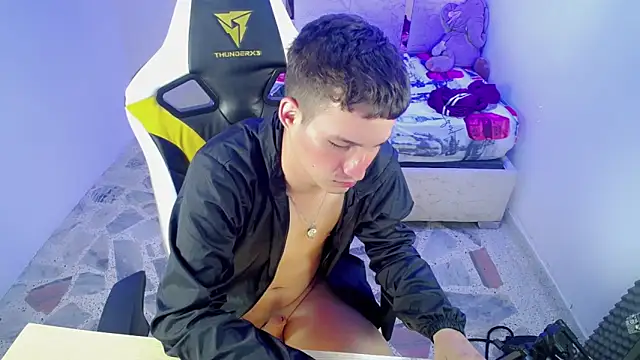 Show modela El_rubioo_ na web-kameri
