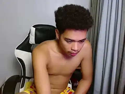 curlyasian_njxx Pertunjukan Webcam
