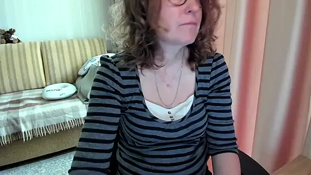 lauraoven élő XXX-chatje