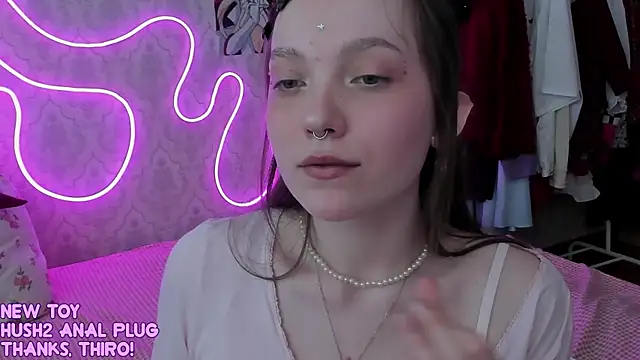 RileyNymph Live XXX-chat