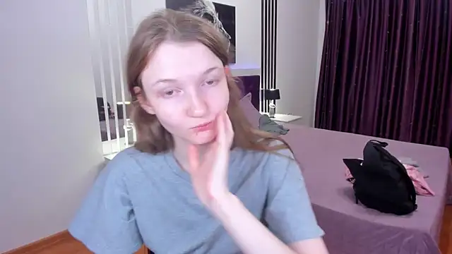 Chatroom XXX en direct de NikaRain
