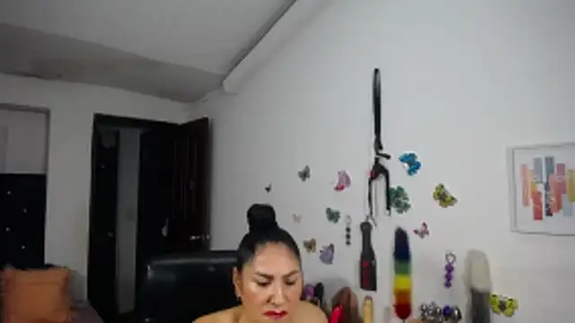Chatroom XXX en direct de mature_bigboobs10