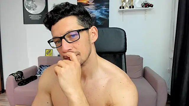 BrutusK08 Webcam show