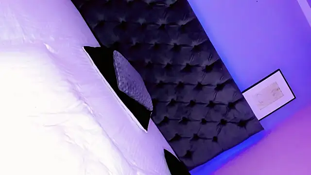 CALLMEATENEA live XXX chat
