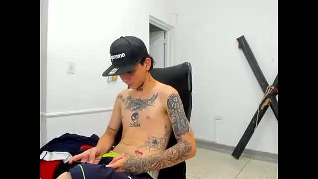 StraightBoy_Nick Chat XXX live