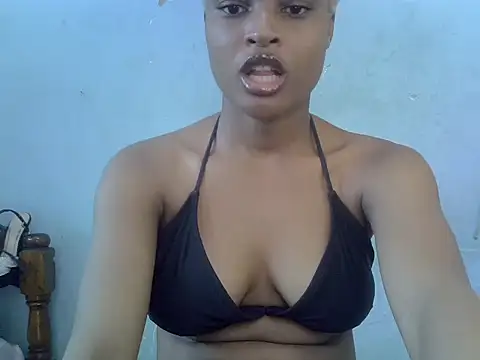 Chat XXX en directo de FreakyTrixie111